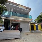 Alojamiento completo para 25 pax en Cartagena